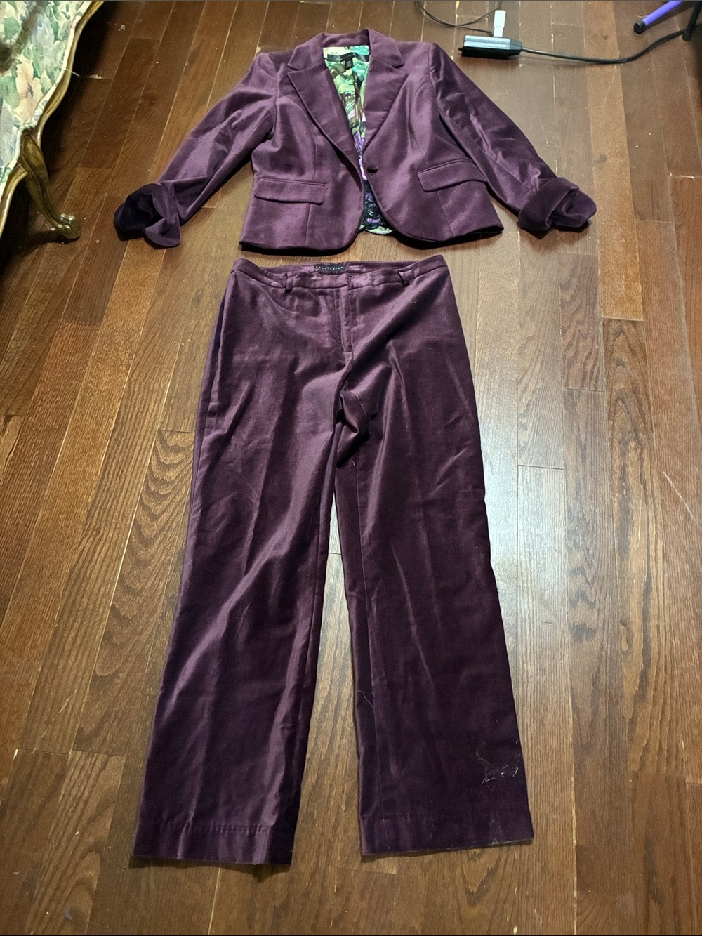 Apostrophe Plum Velvet Wide-Leg Pants